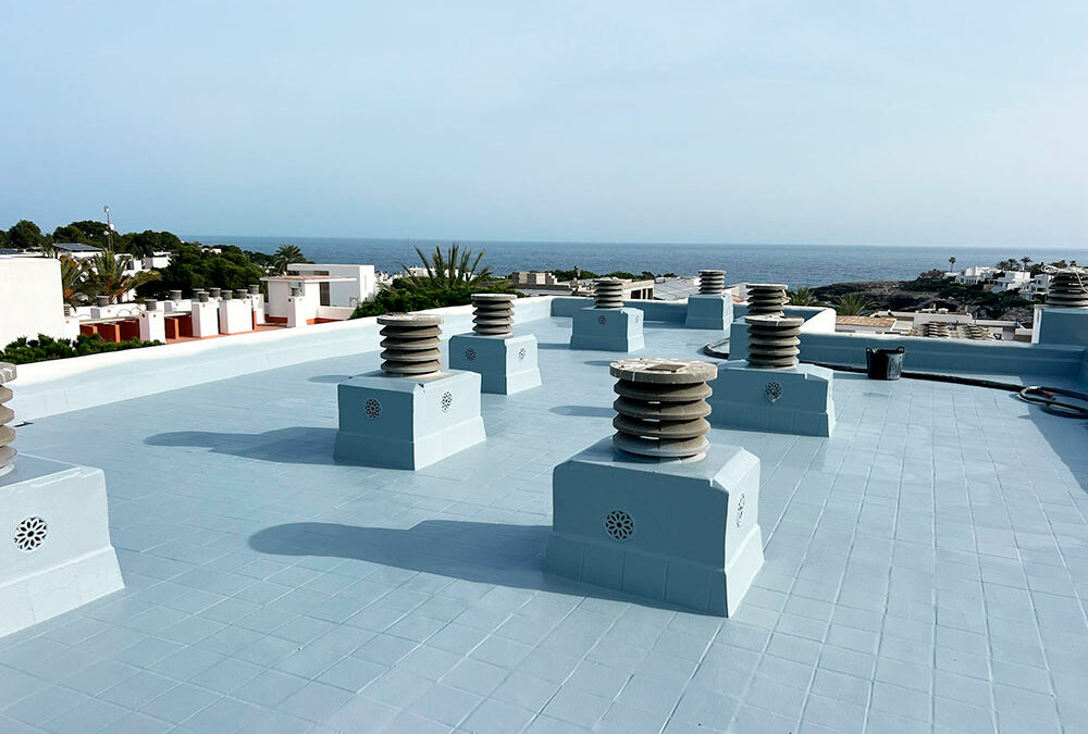 Imprimación en Cala Esmeralda